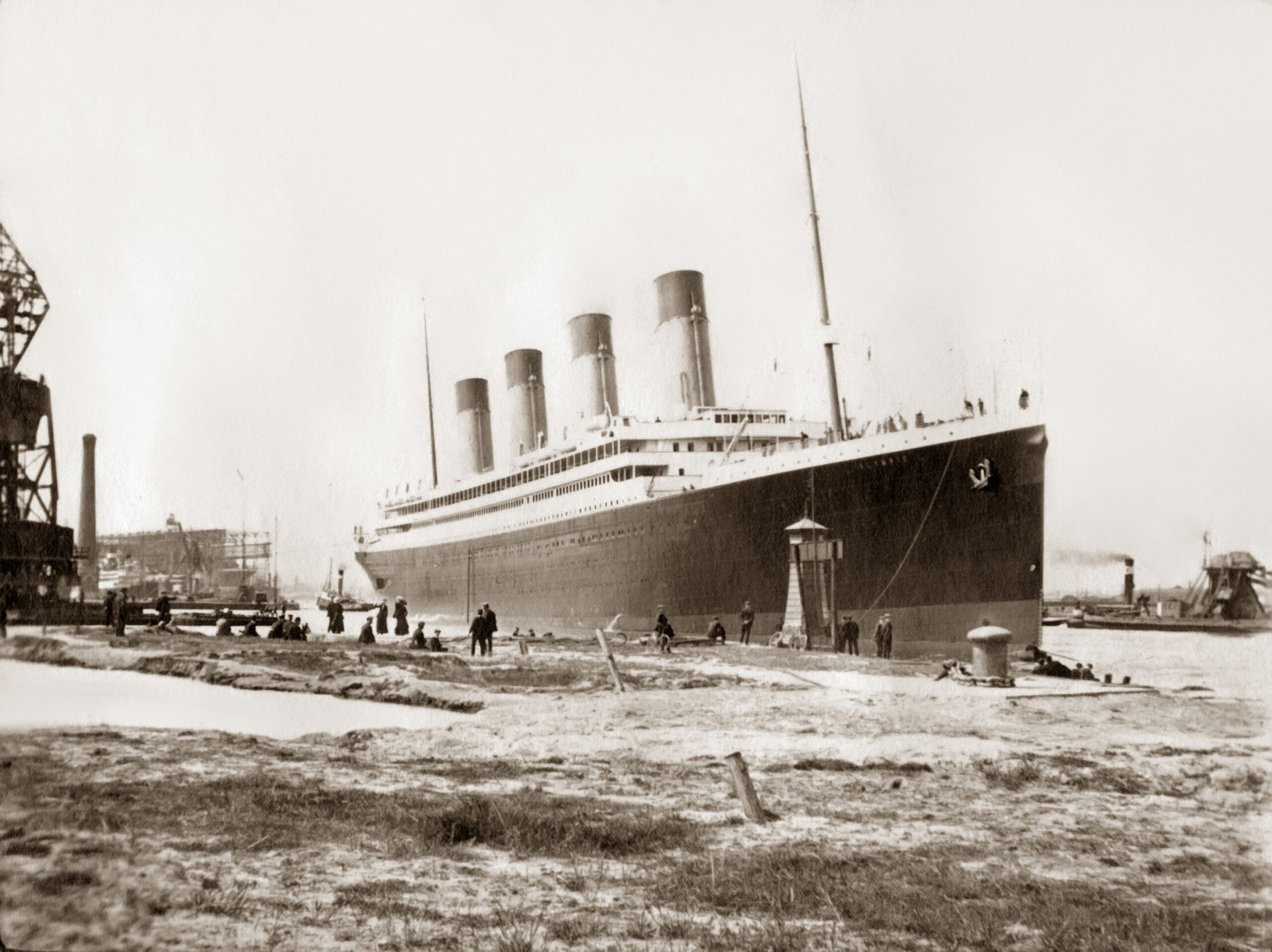 Titanic, sets sail, launching Titanic