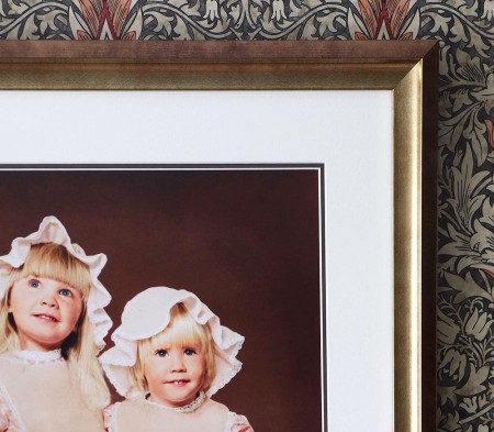 Bronze Distressed Frame Close-up